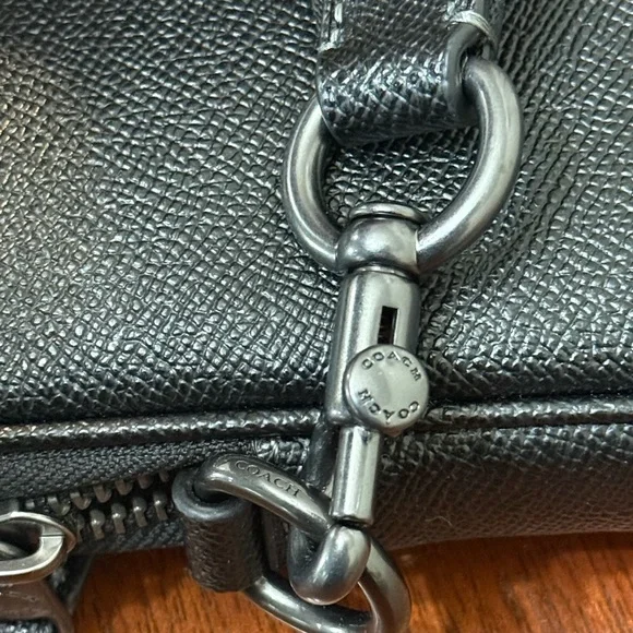 Coach Men’s Liam Compact Brief OFFERS ACCEPTED - Picture 10 of 13